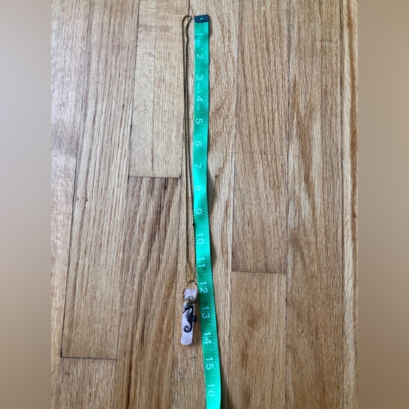 Rose Quartz Seahorse with wire wrapping necklace - Picture 8 of 9